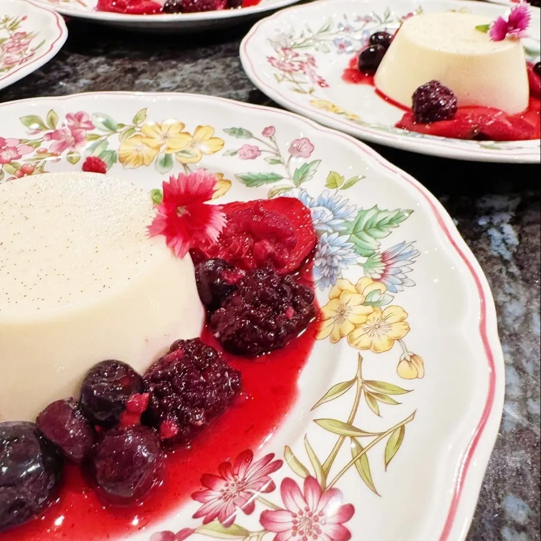 Image alt description