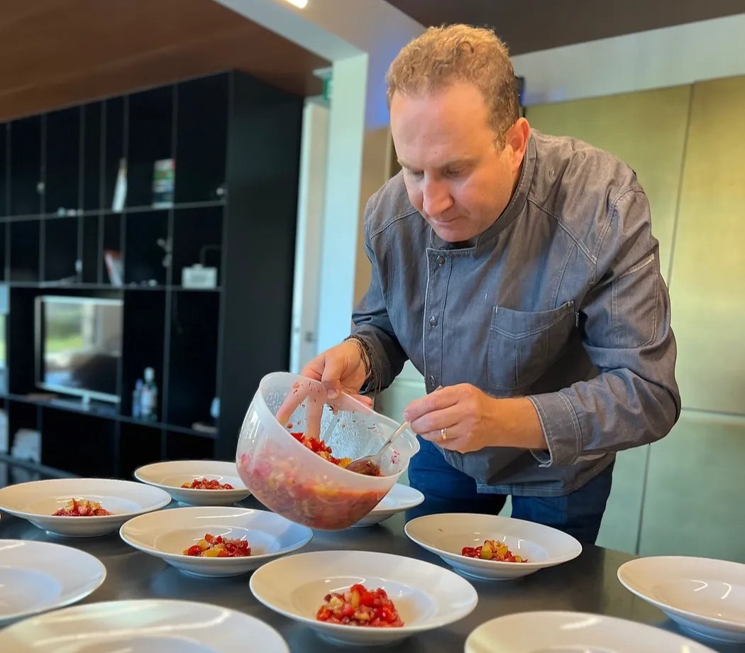 Image alt description