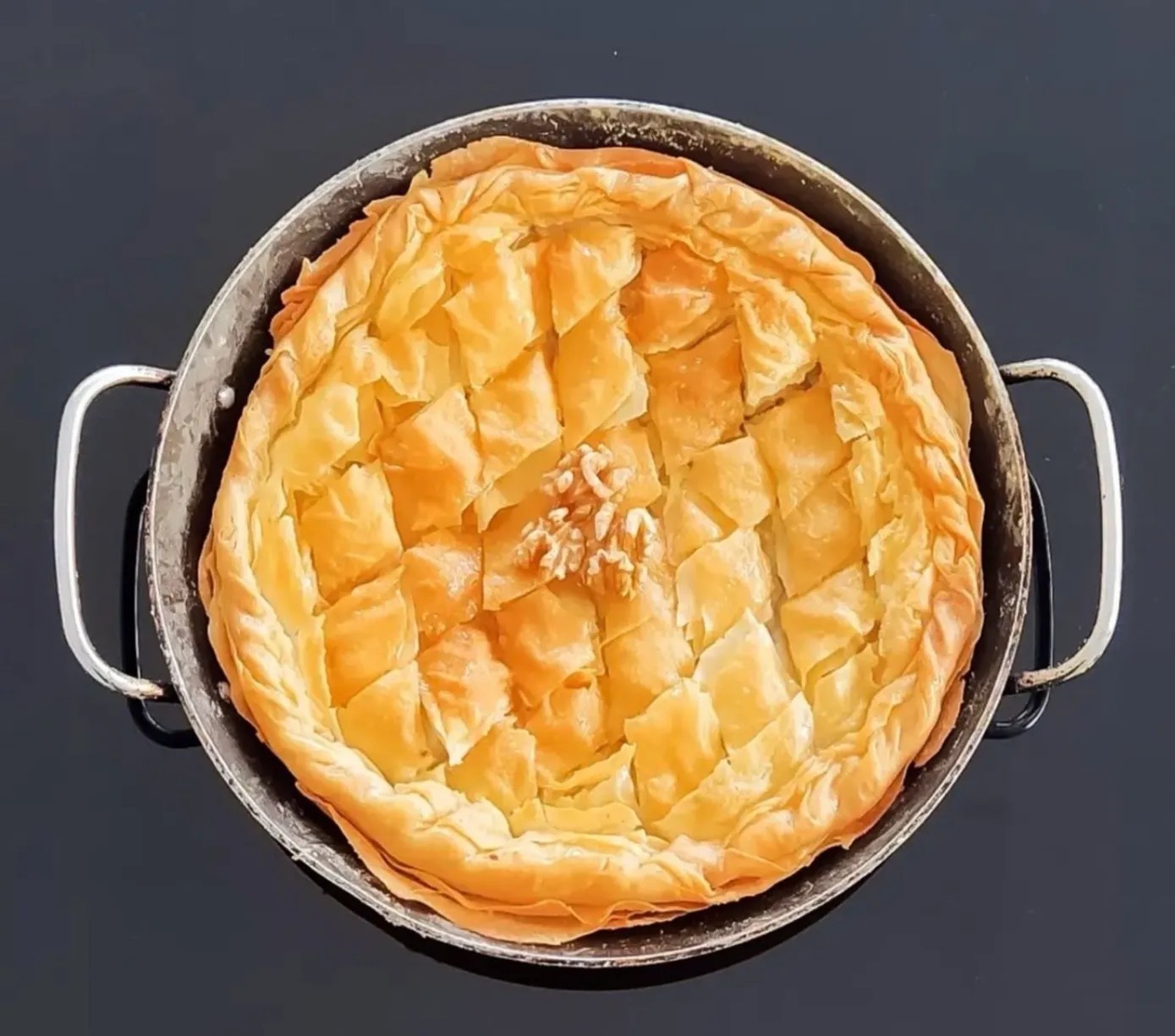 Image alt description