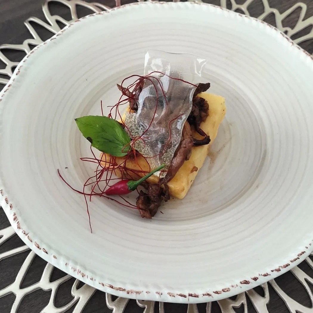 Image alt description