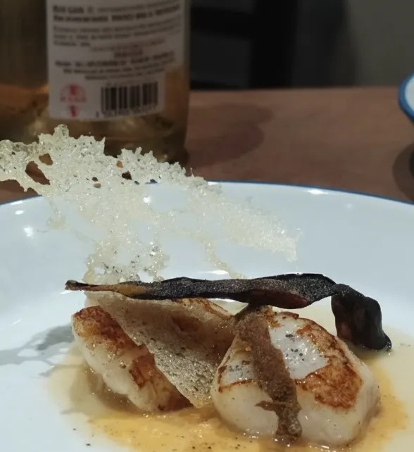 Image alt description