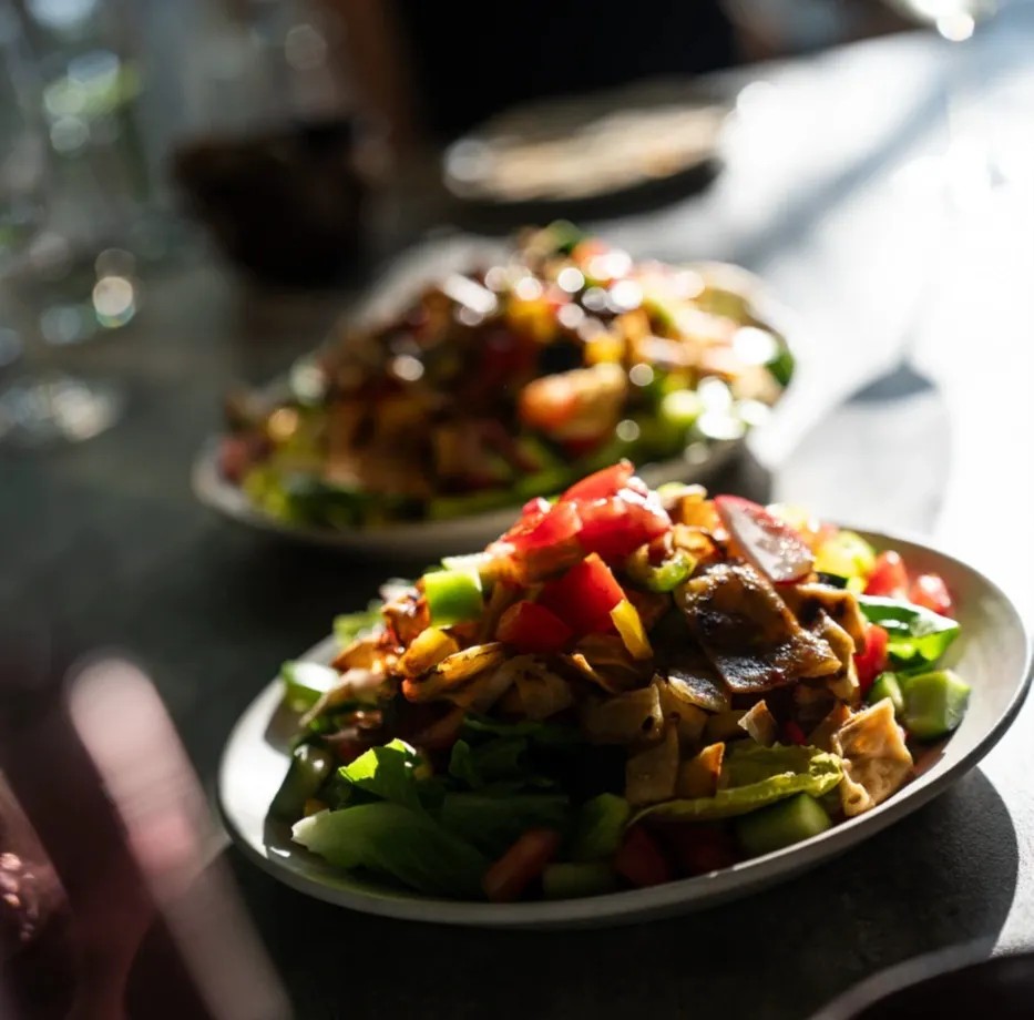 Image alt description