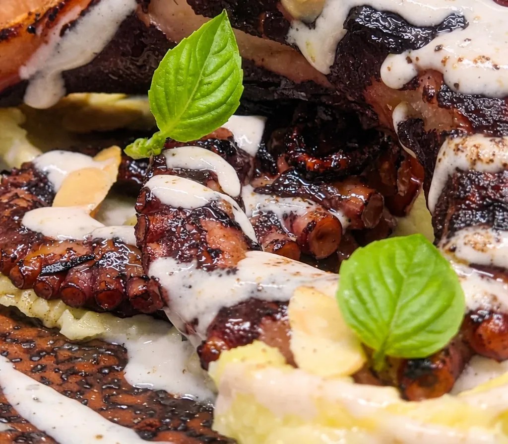 Image alt description