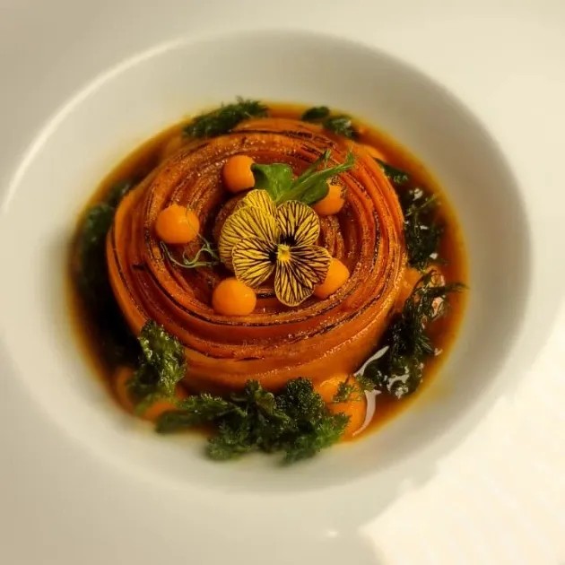 Image alt description