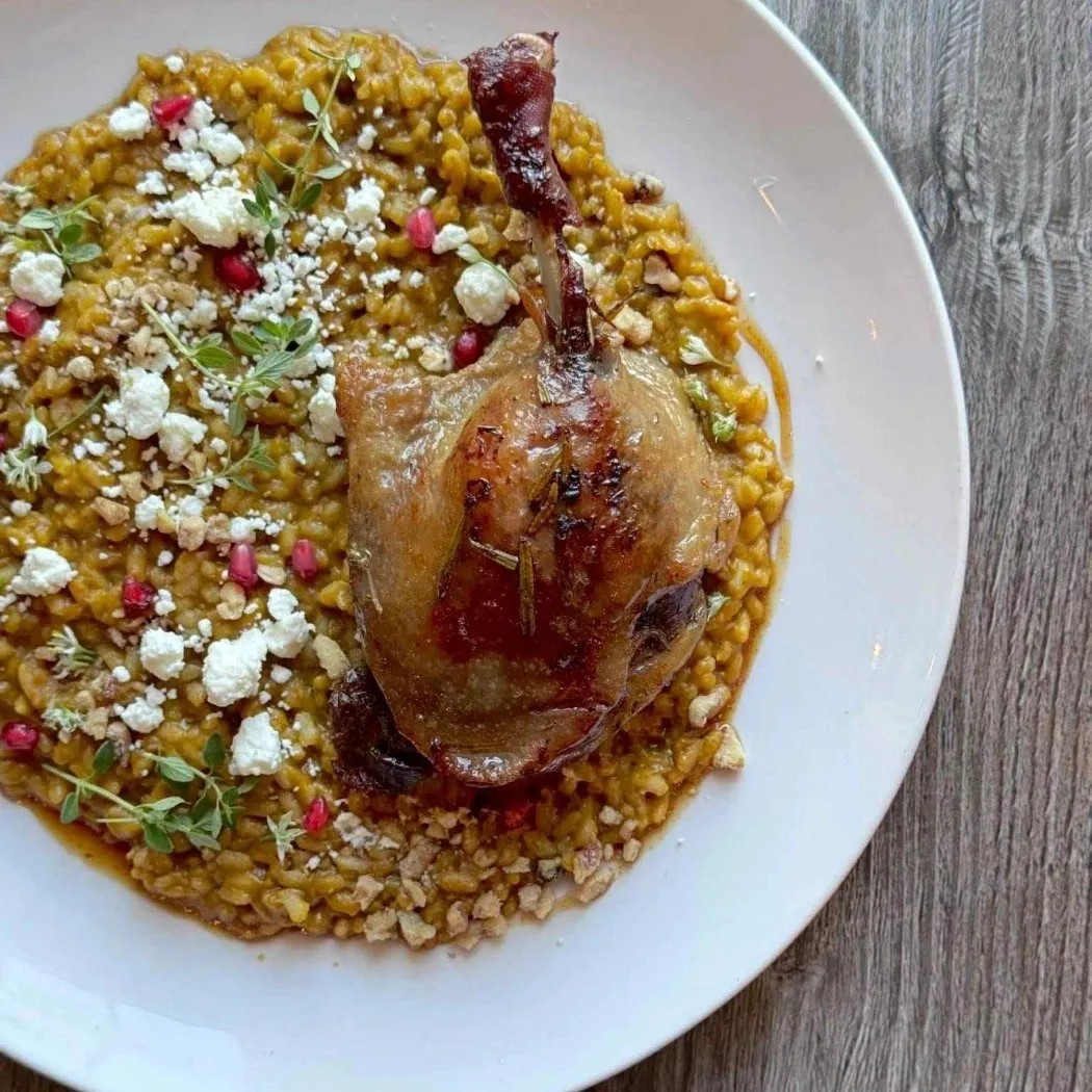 Image alt description