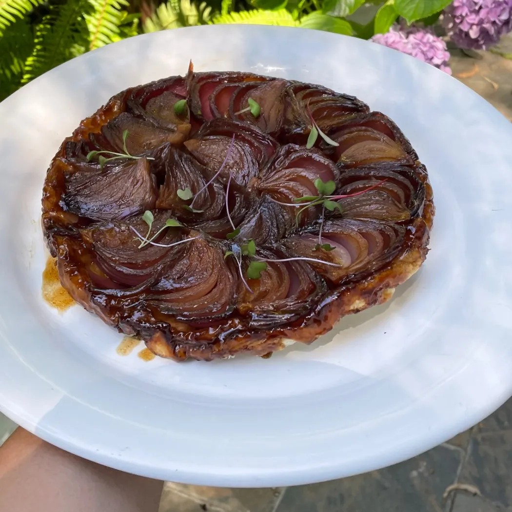 Image alt description