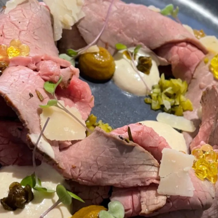 Image alt description