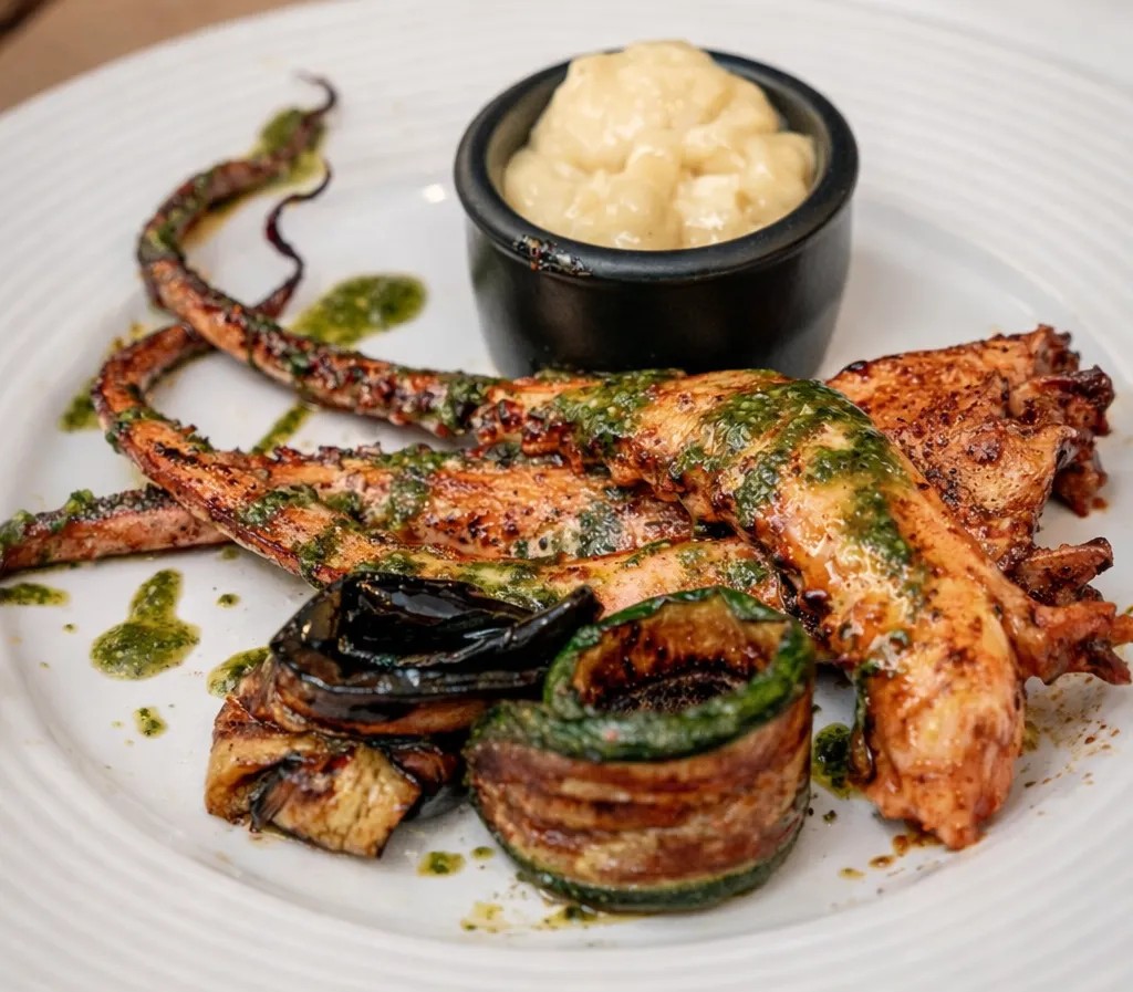 Image alt description