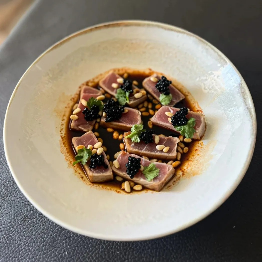 Image alt description