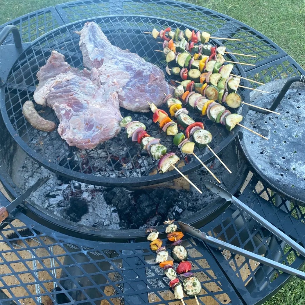 Image alt description