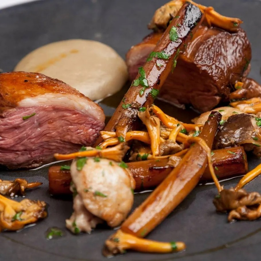 Image alt description