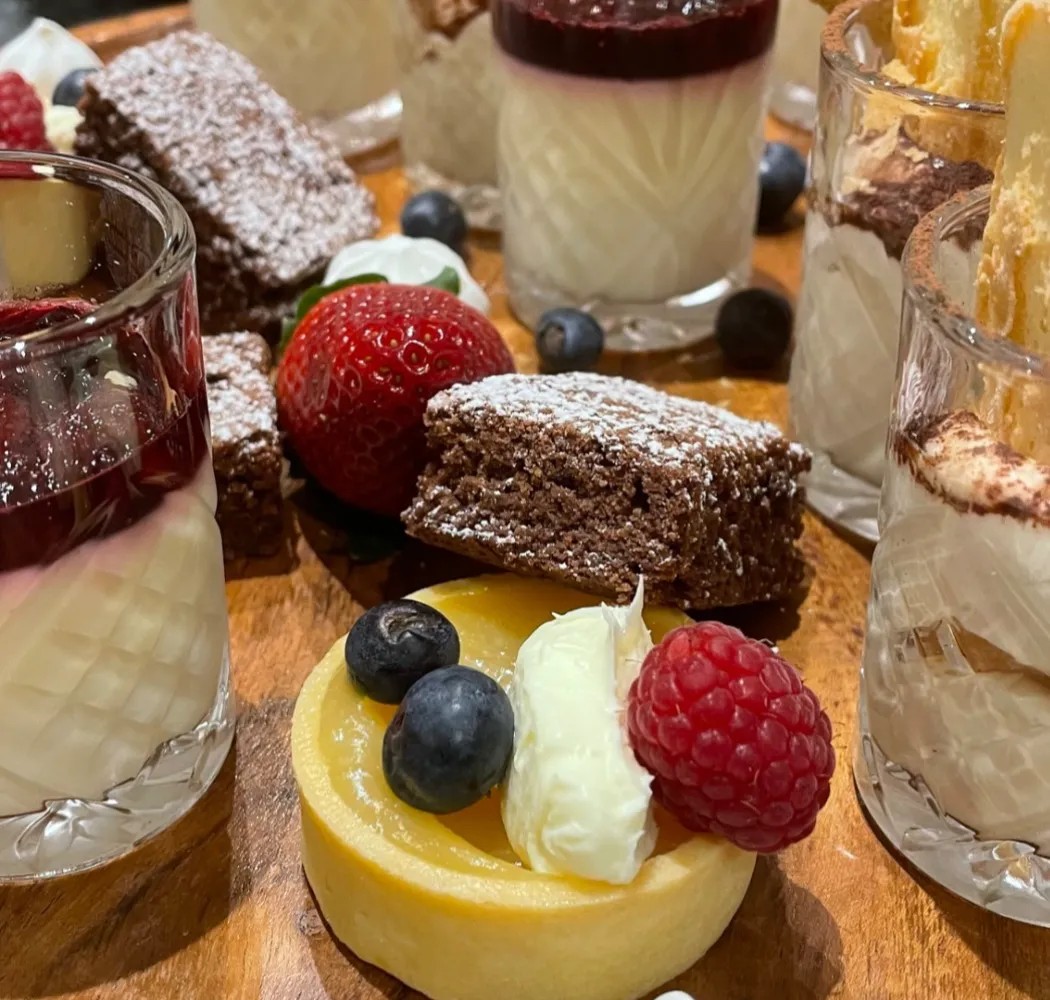 Image alt description