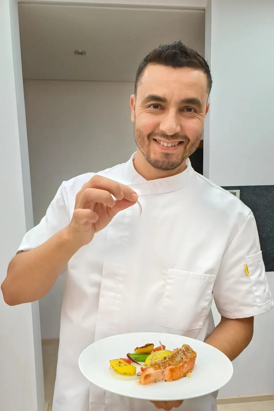 Image alt description