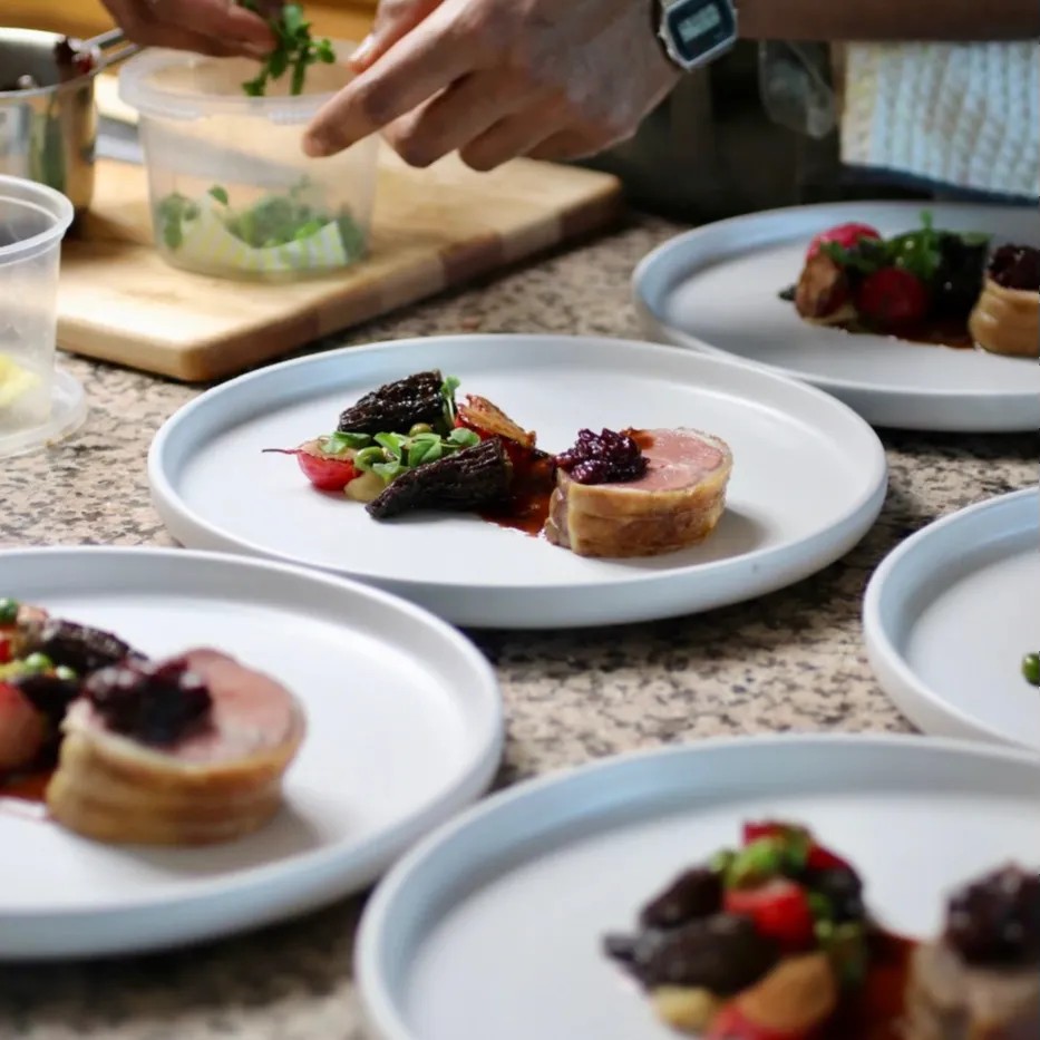 Image alt description