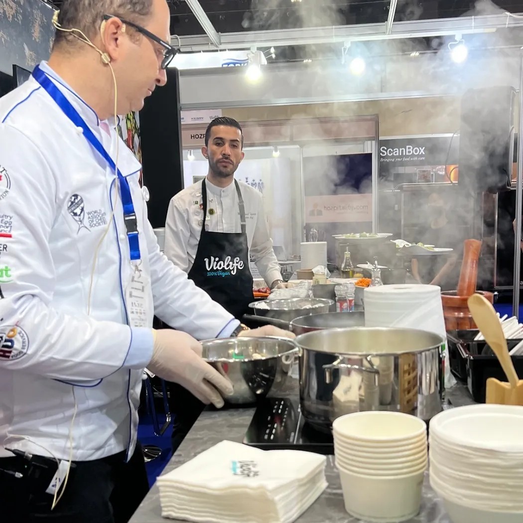 Image alt description