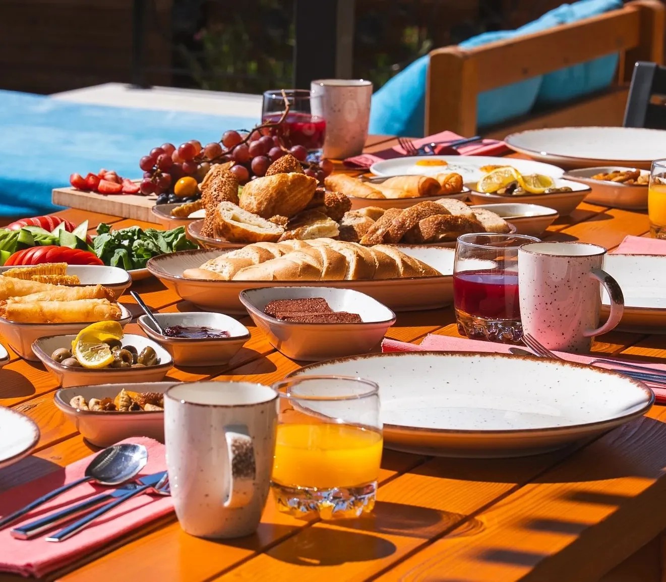 Image alt description