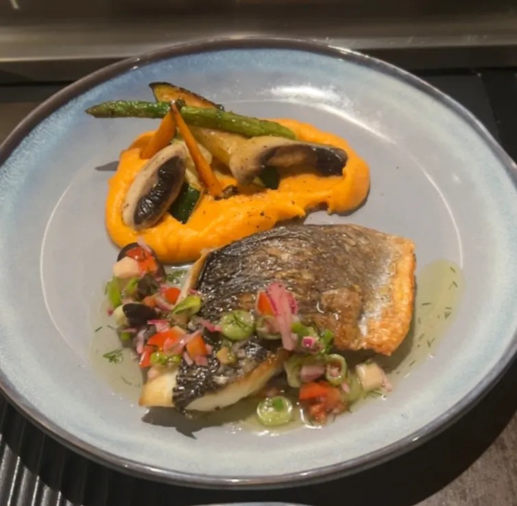 Image alt description