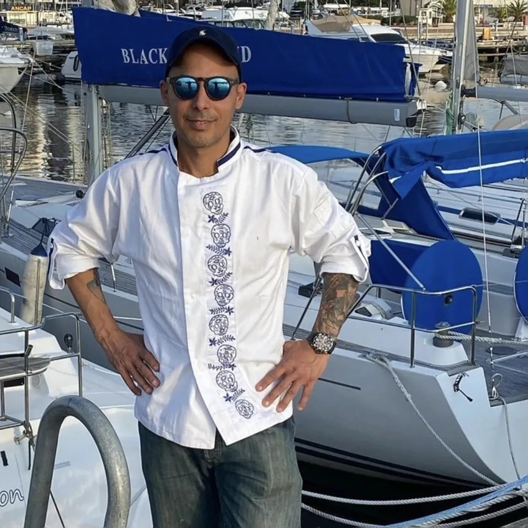 Image alt description