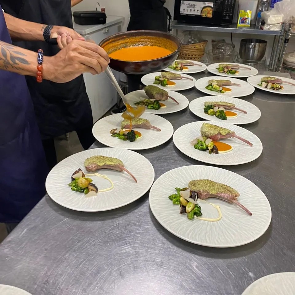 Image alt description