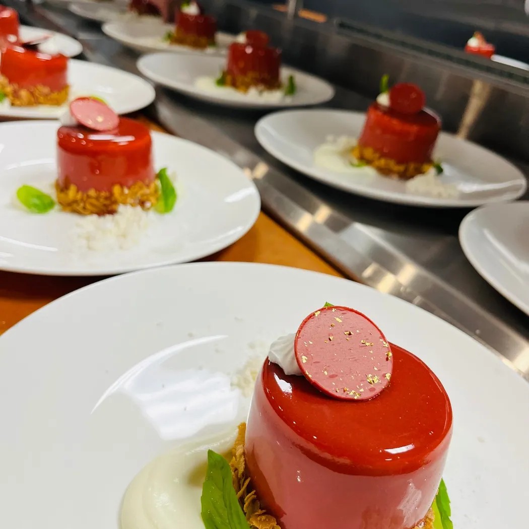 Image alt description