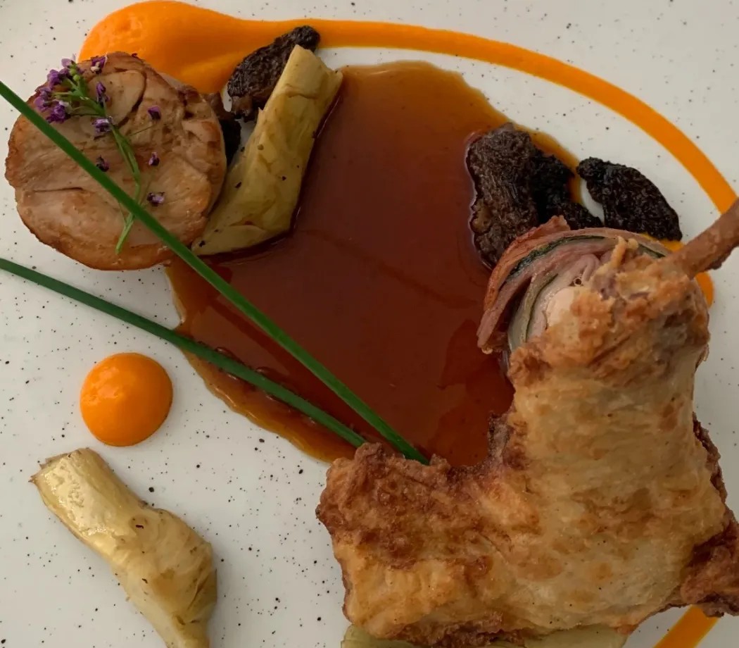 Image alt description