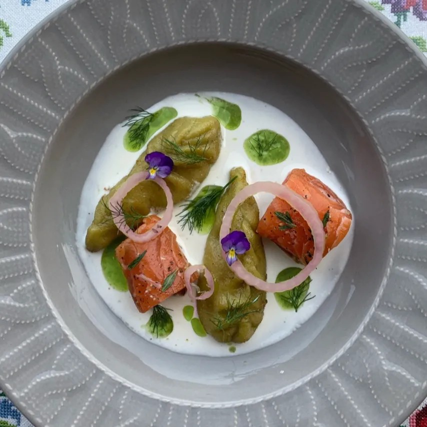 Image alt description