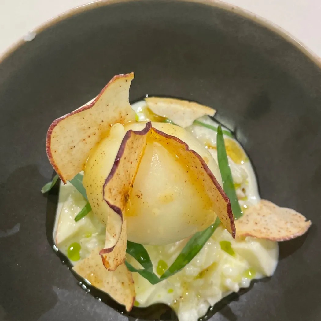 Image alt description