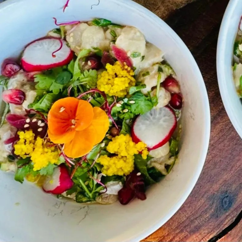 Image alt description