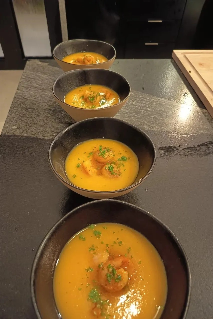 Image alt description