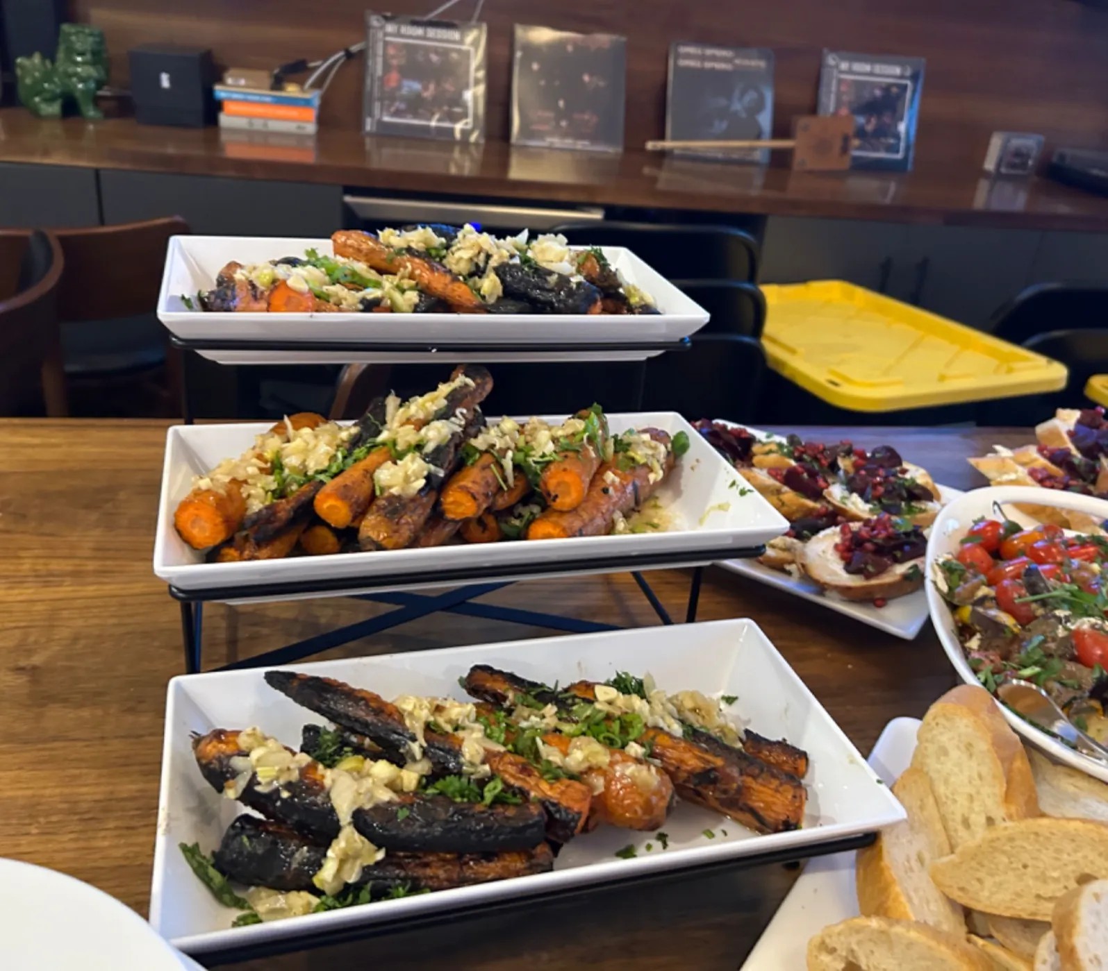 Image alt description