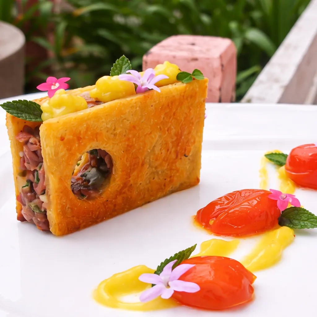 Image alt description