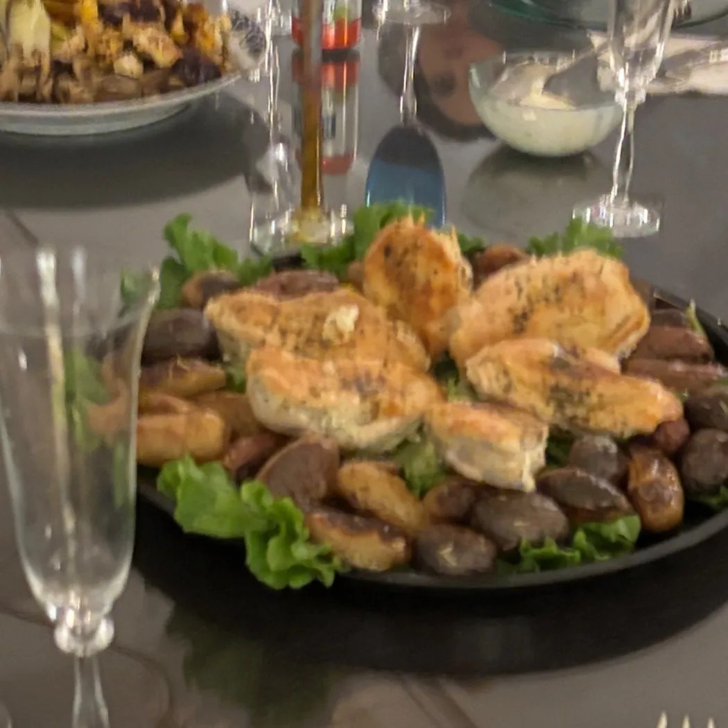 Image alt description