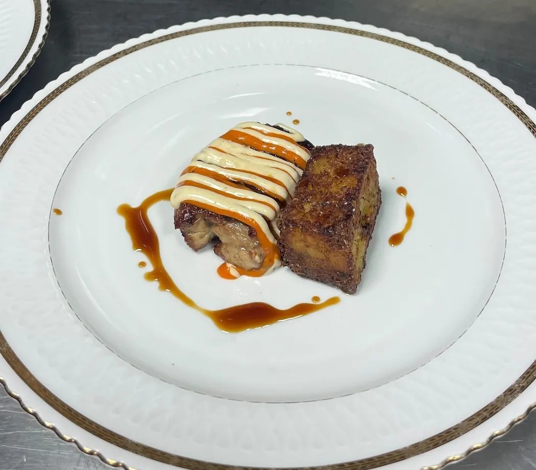 Image alt description