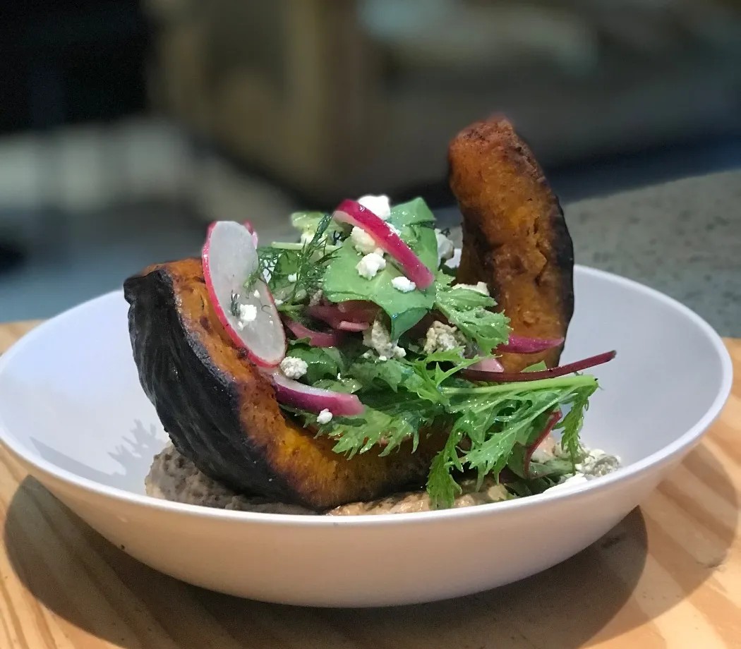 Image alt description