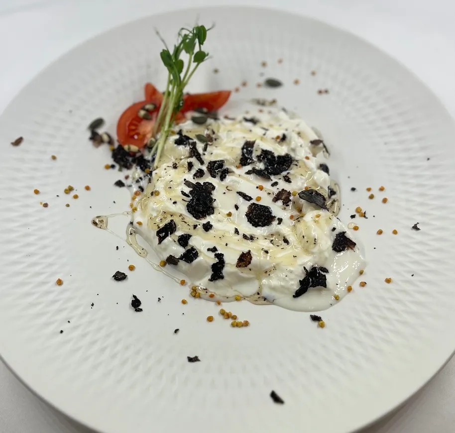 Image alt description