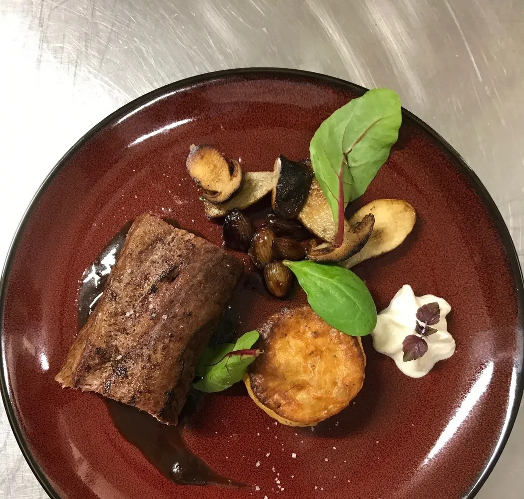 Image alt description