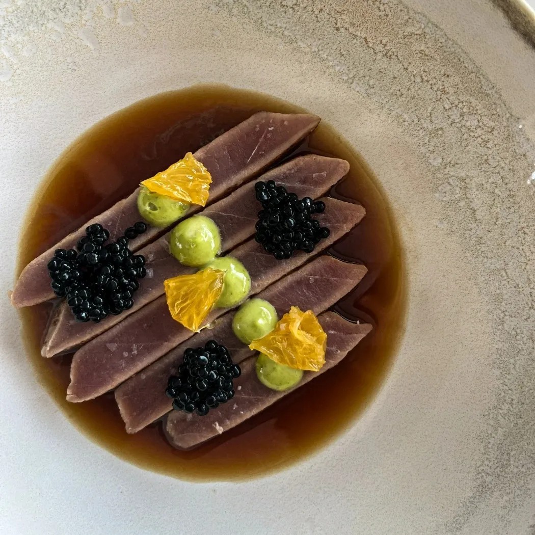 Image alt description