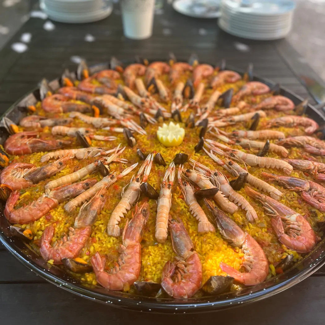 Image alt description