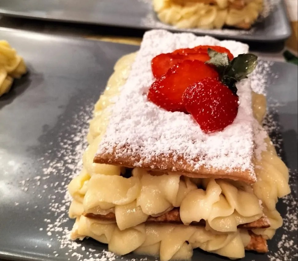 Image alt description