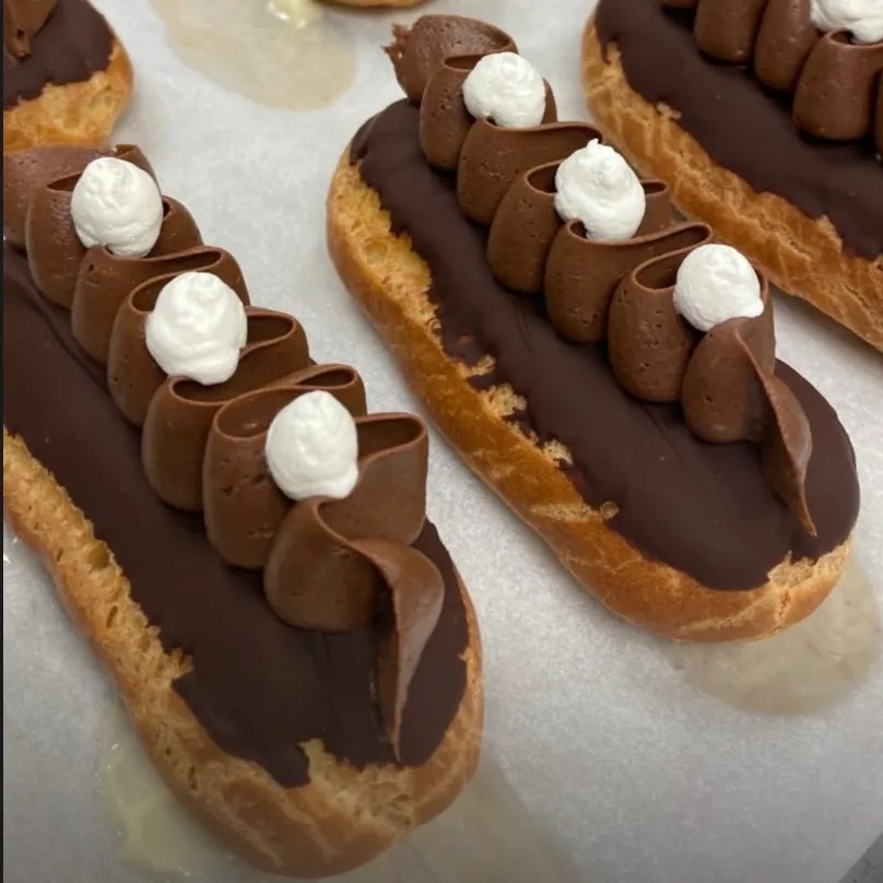 Image alt description