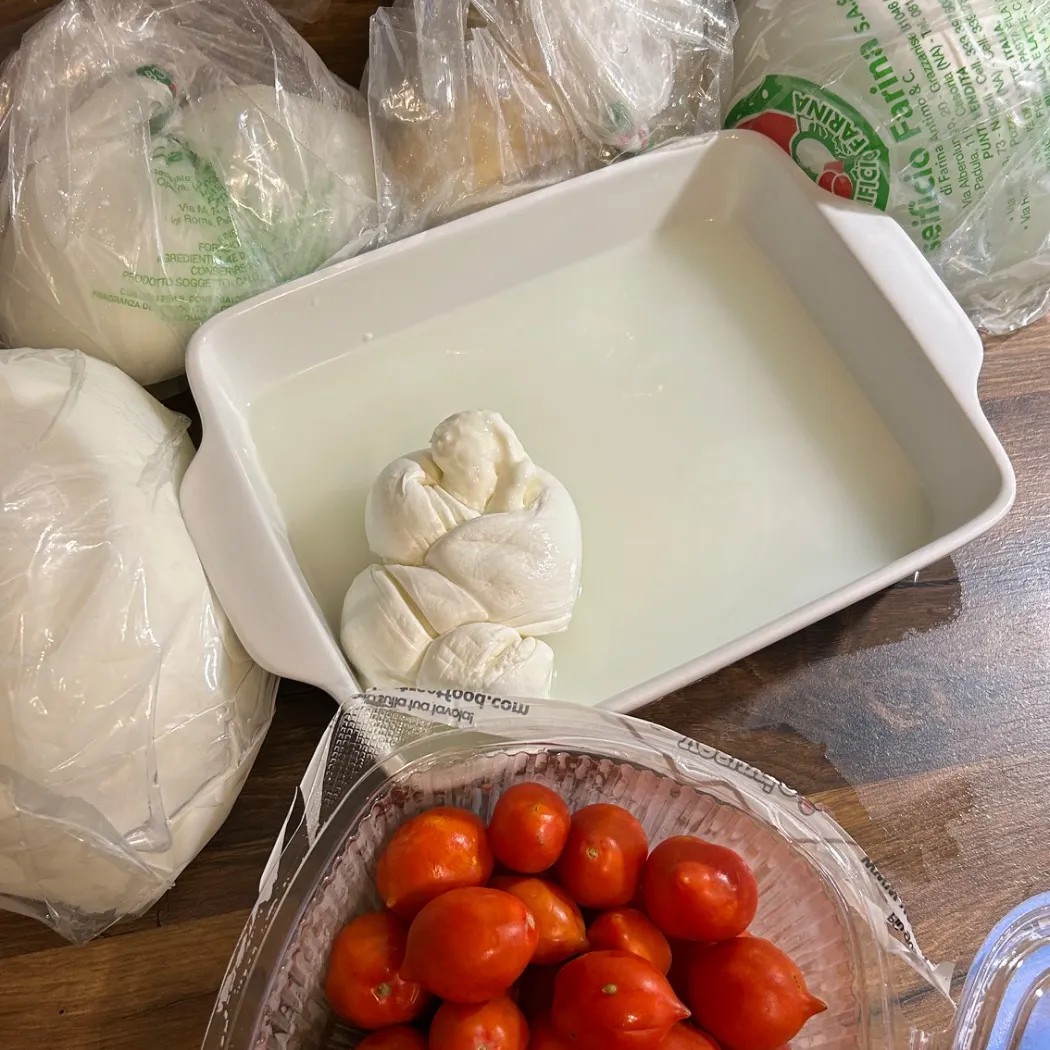 Image alt description