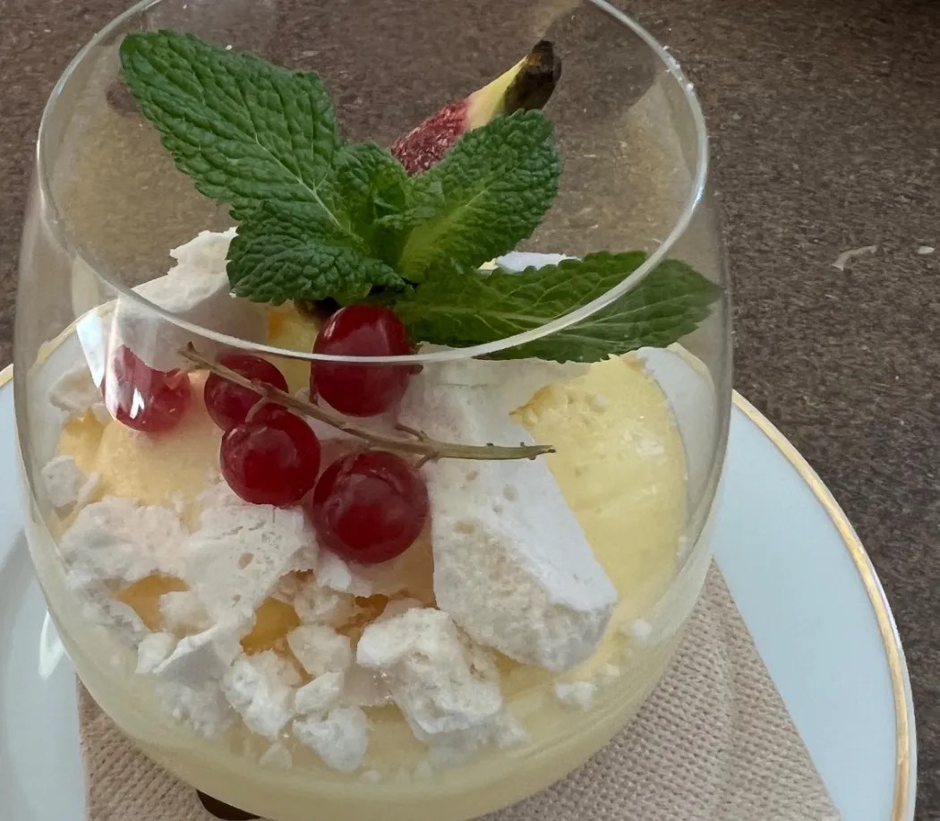 Image alt description