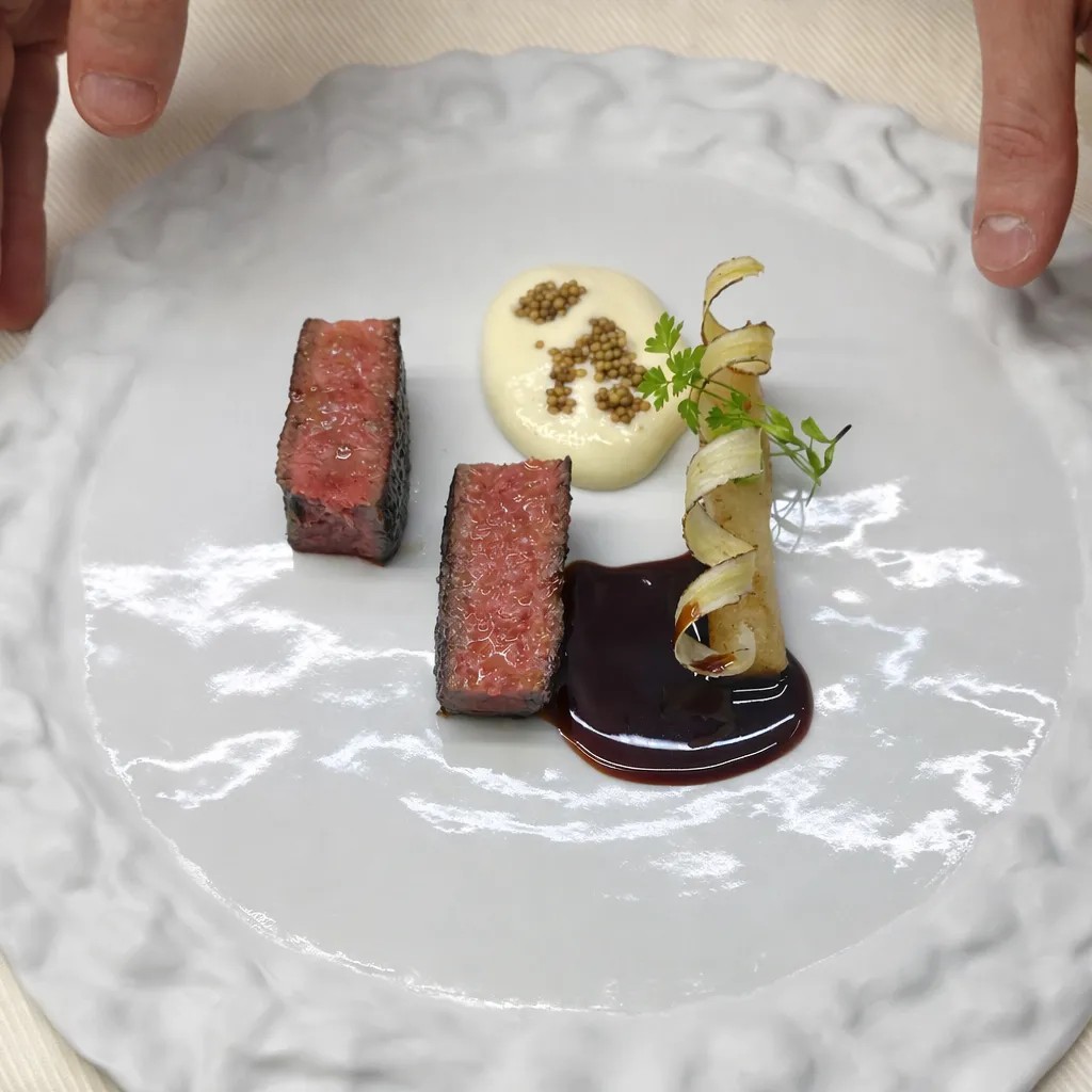 Image alt description