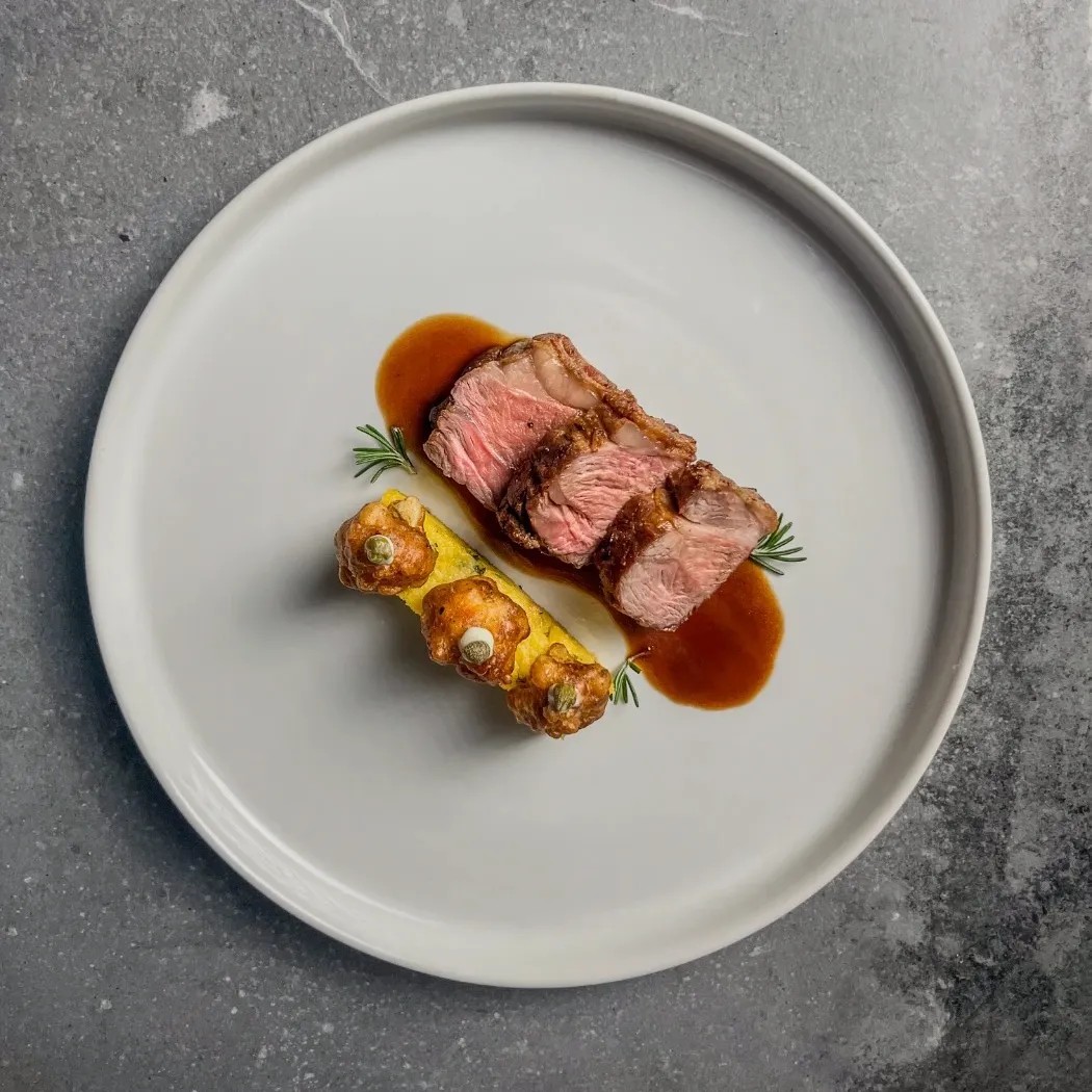 Image alt description