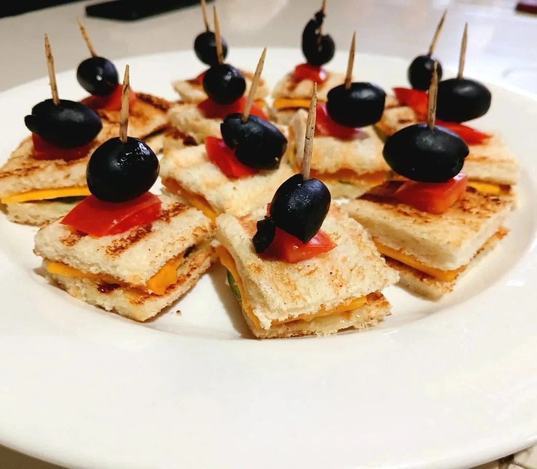 Image alt description