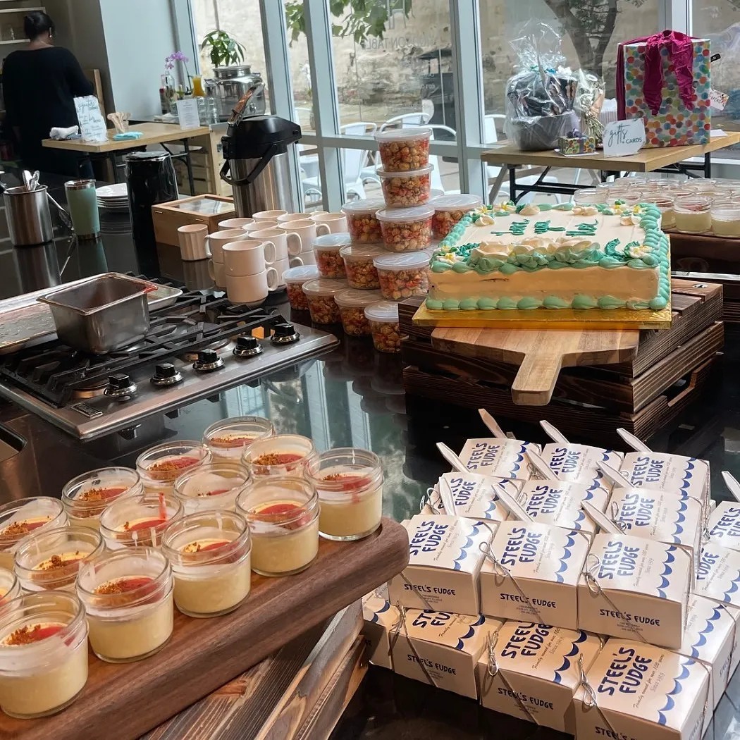 Image alt description