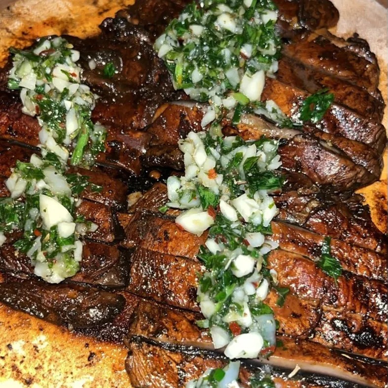 Image alt description