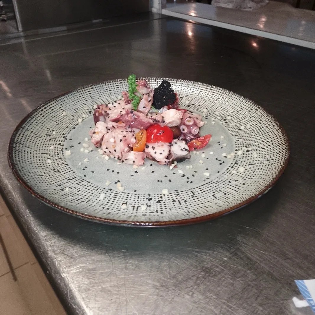 Image alt description