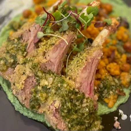 Image alt description