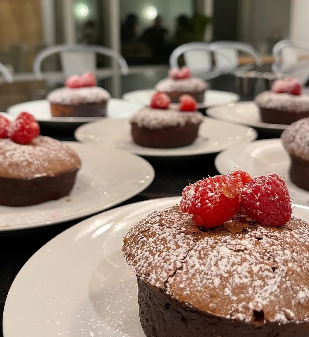 Image alt description